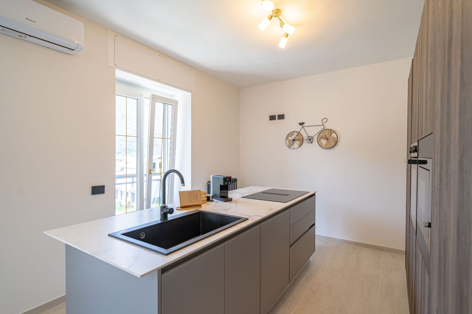 Suite Giada — zona pranzo con vista
